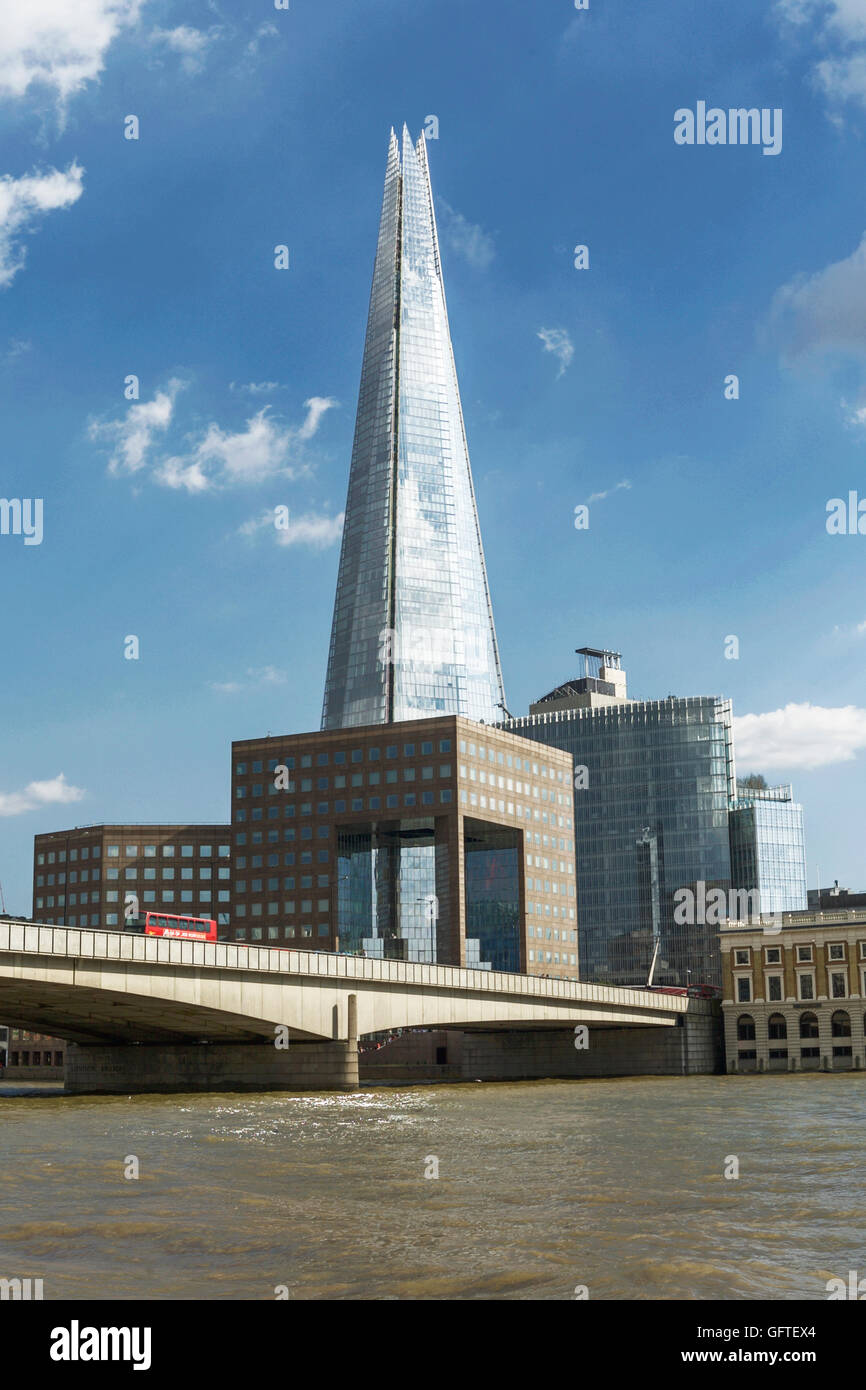 Le gratte-ciel Shard, London, England, UK. La vue depuis le fragment. Banque D'Images