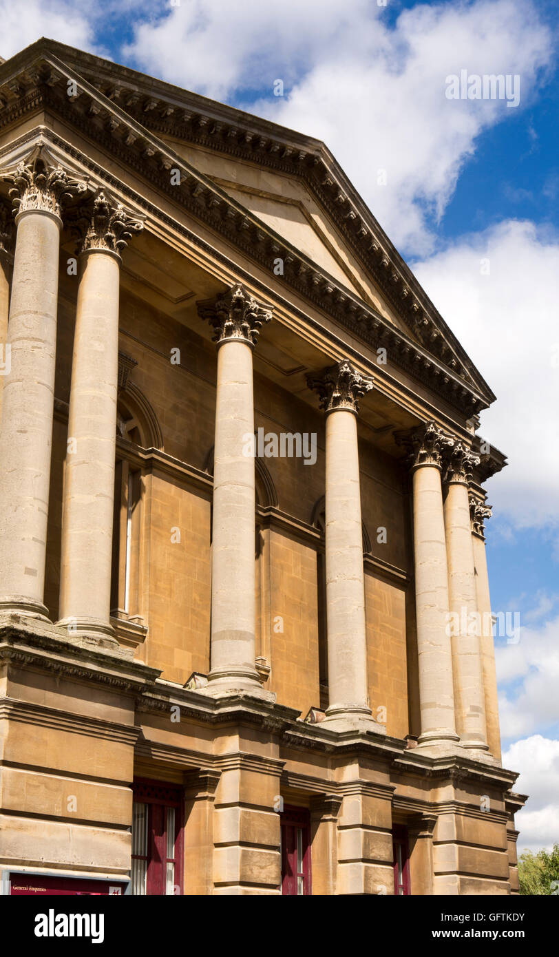 Royaume-uni, Angleterre, Northamptonshire, Northampton, rue College, Eglise baptiste, portique 1863 Banque D'Images