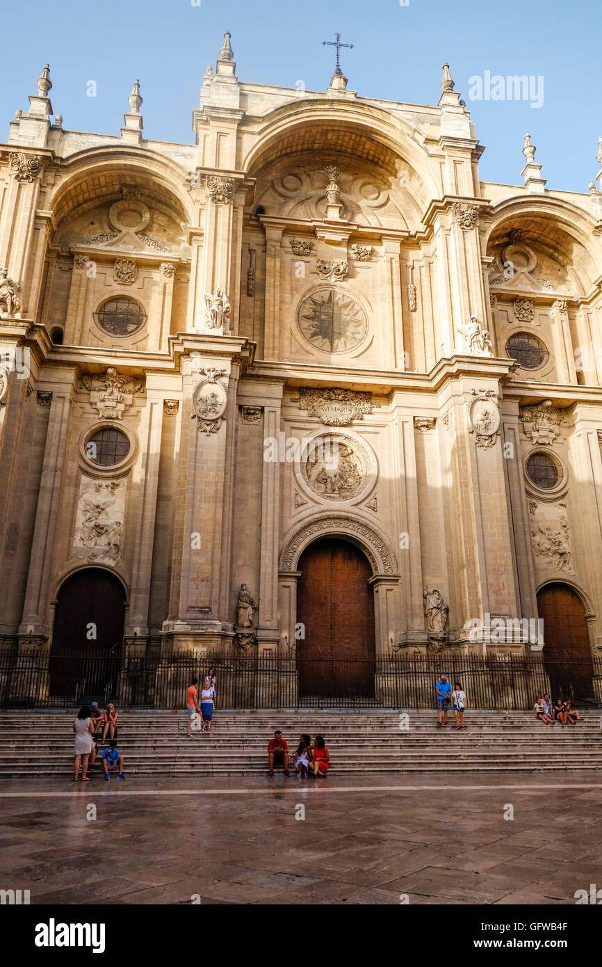 Façade de la cathédrale de l'Incarnation de Grenade, Andalousie, espagne. Banque D'Images