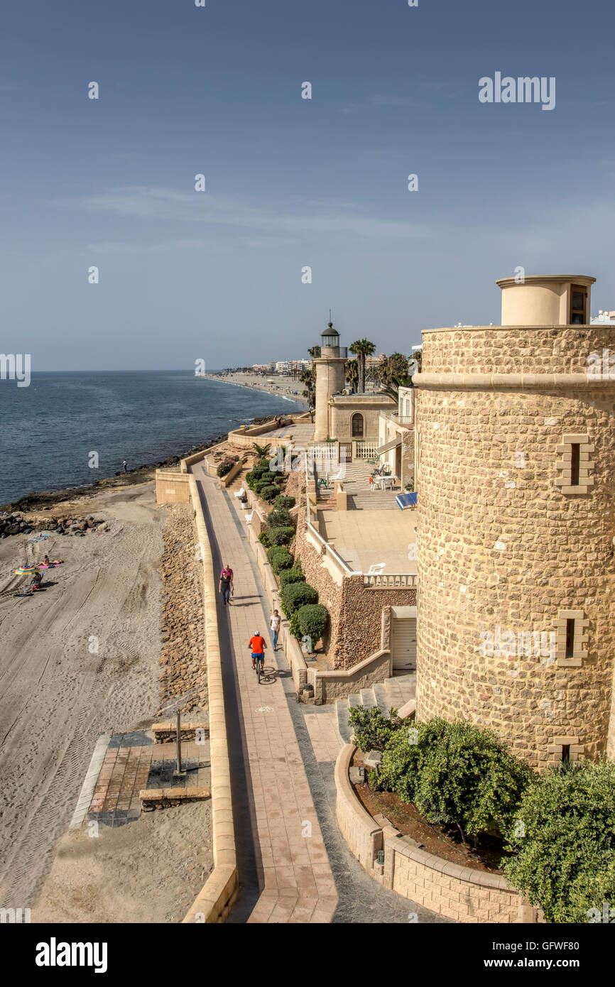 Vue sur la plage et la côte depuis Castillo de Santa Ana, Roquetas de Mar, Costa Almeria, Andalousie, Espagne Banque D'Images