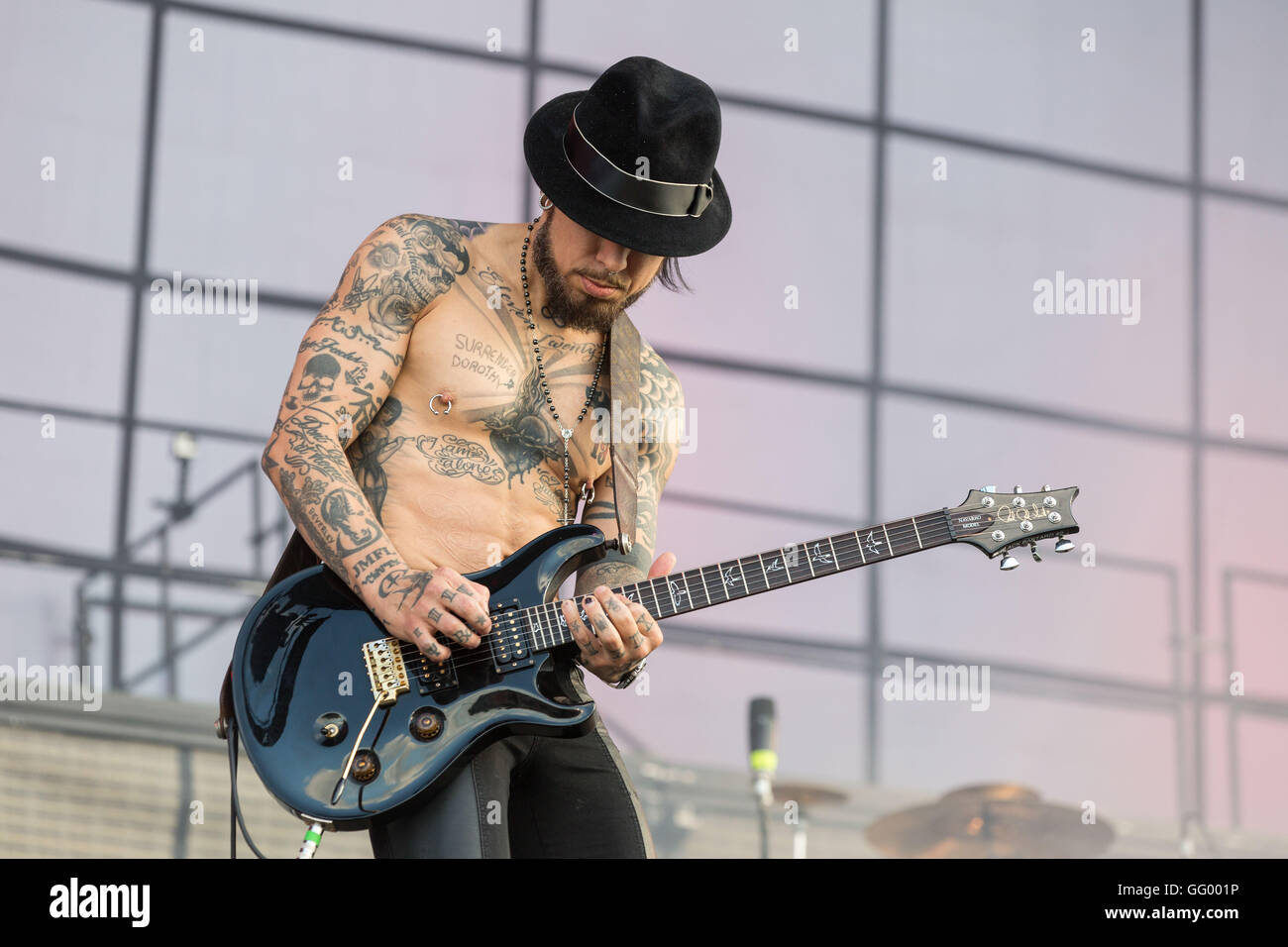 Chicago, Illinois, USA. 30 juillet, 2016. Le guitariste Dave Navarro de Jane's Addiction effectue en direct lors du Festival de musique Lollapalooza au Grant Park de Chicago, Illinois © Daniel DeSlover/ZUMA/Alamy Fil Live News Banque D'Images