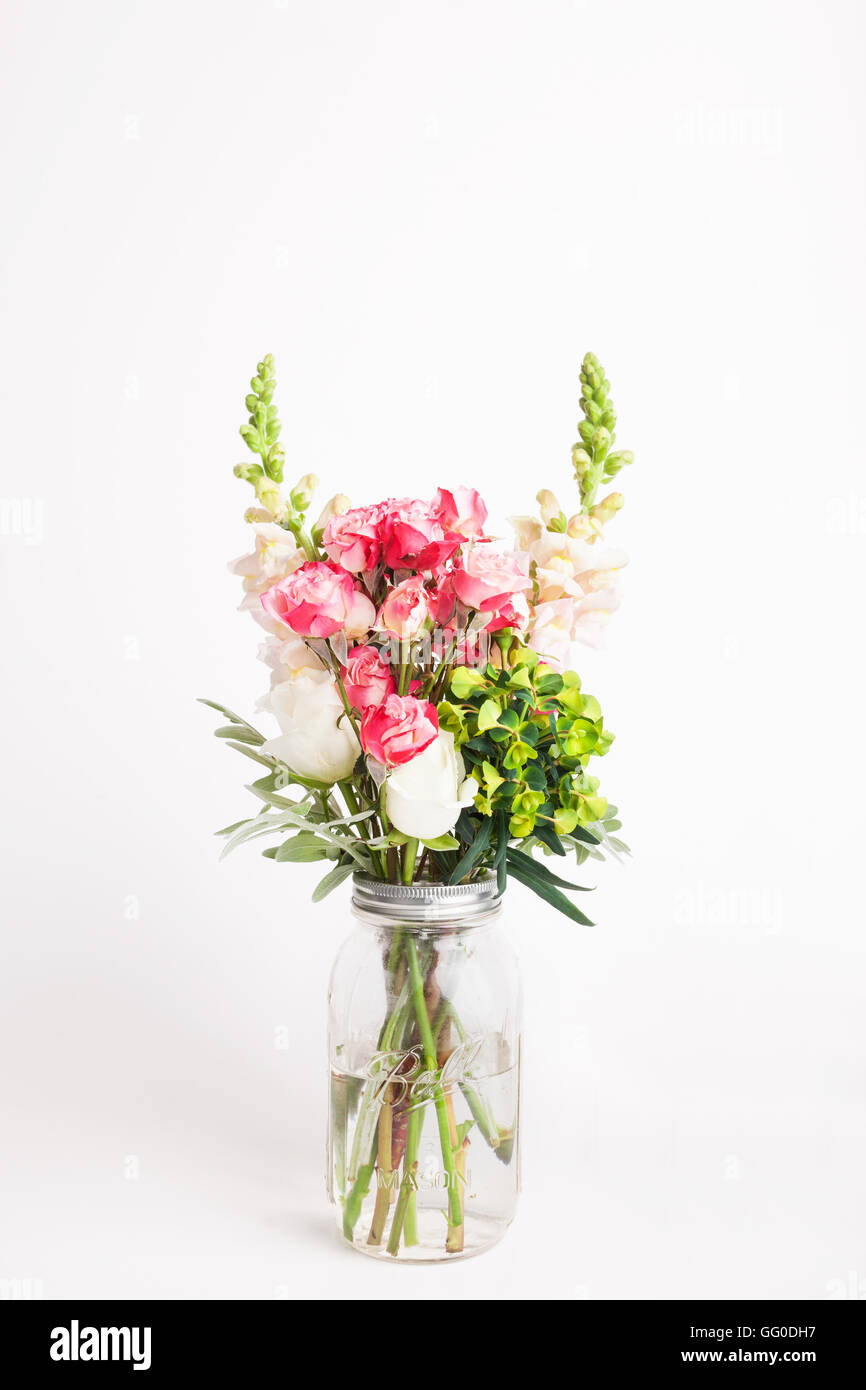 Bouquet de fleurs de l'Australie dans un bocal en verre Banque D'Images