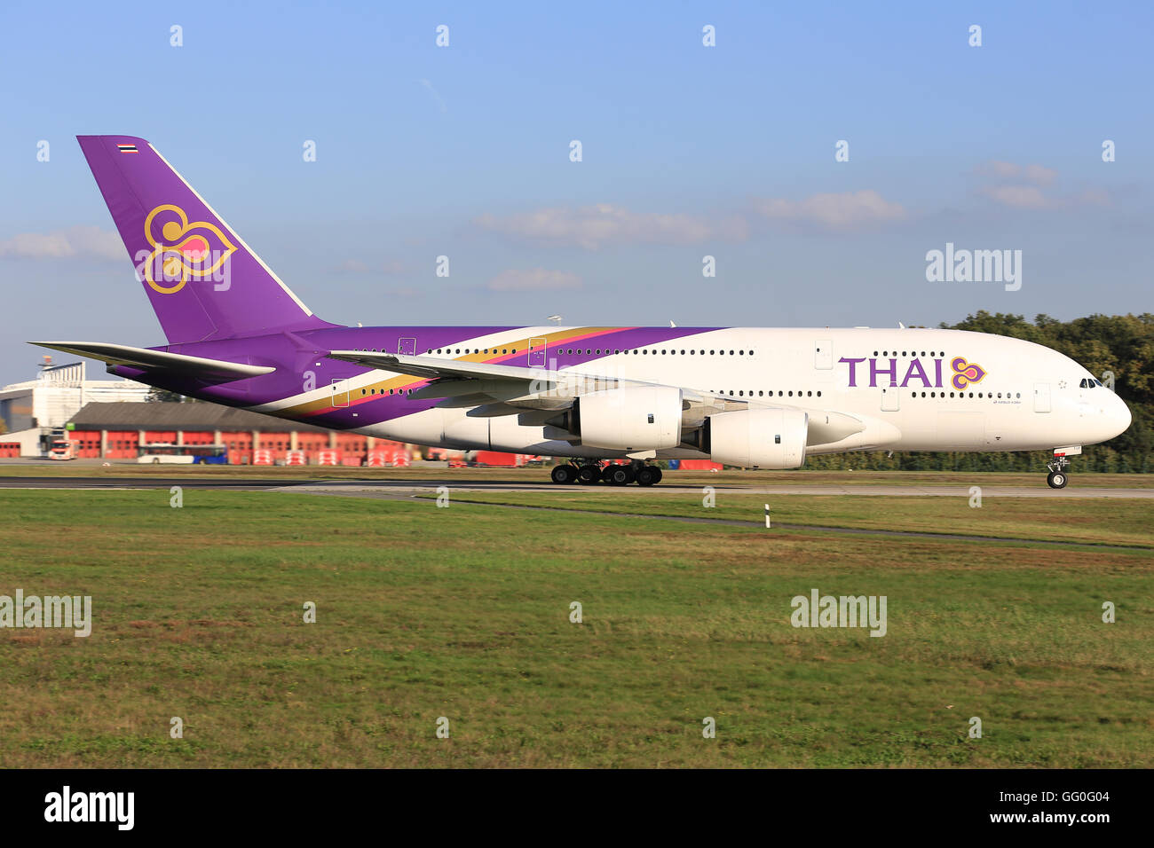 /Francfort Allemagne 18 Mars 2014 : Airbus A380 de Thai Aiways à l'aéroport de Francfort. Banque D'Images