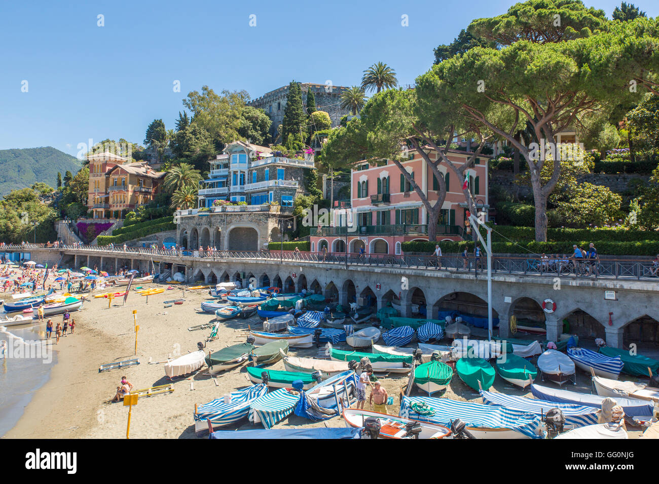 Mer Méditerranée et des villas sur la côte ligurienne, Levanto, Levante, Liguria, Cinque Terre, Italie, Europa, l'UE Banque D'Images