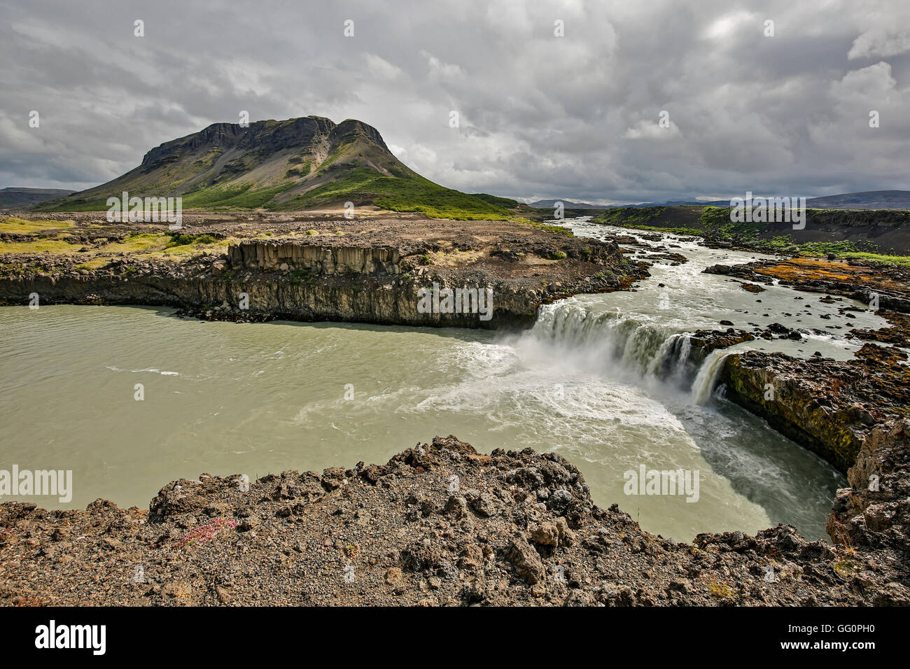 Thjofafoss cascades et Katla, La Montagne de la vallée de Thjorsardalur, Islande Banque D'Images