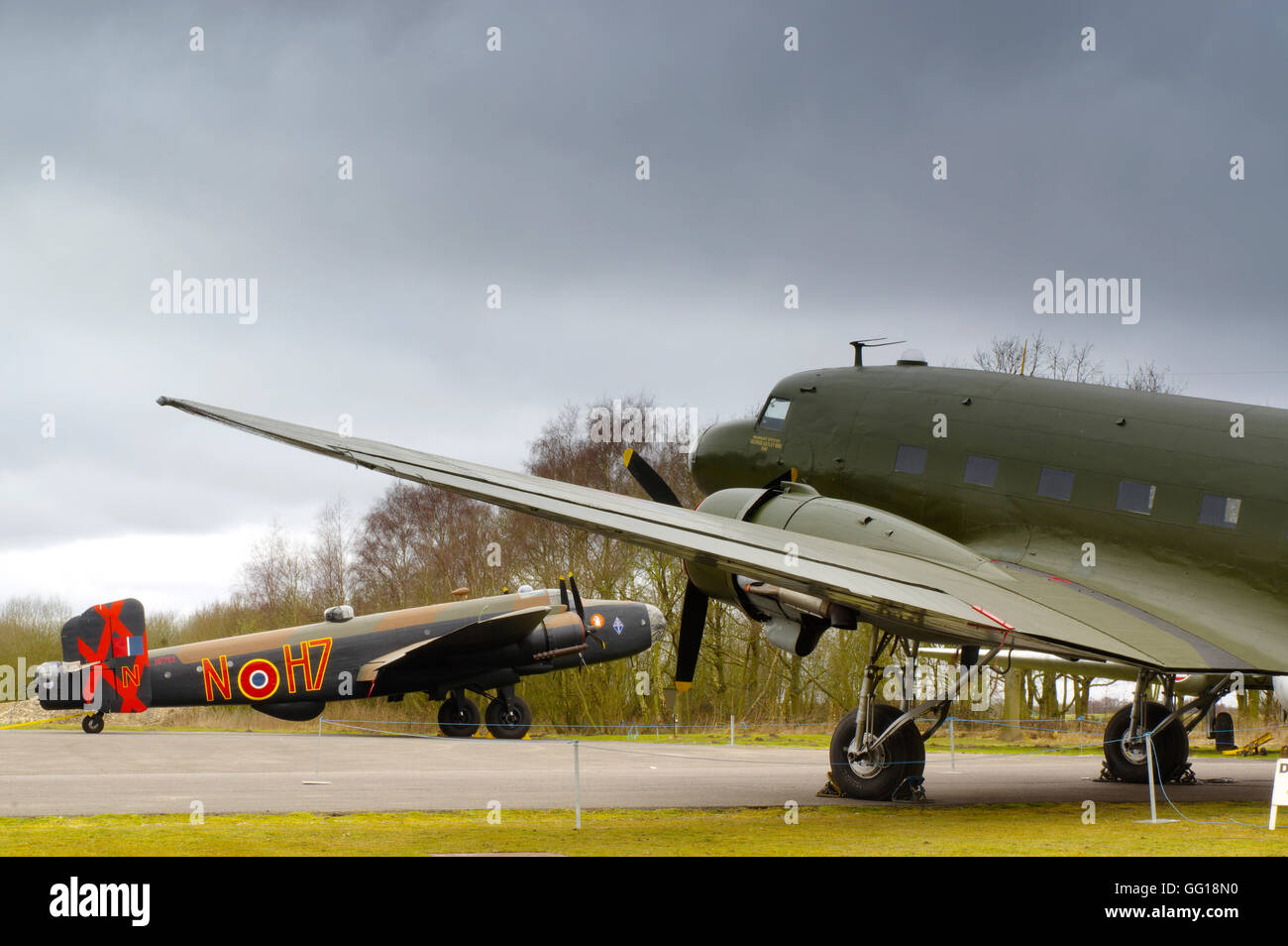 Douglas Dakota IV, KN353 au musée de l'air d'Elvington Yorkshire, Banque D'Images