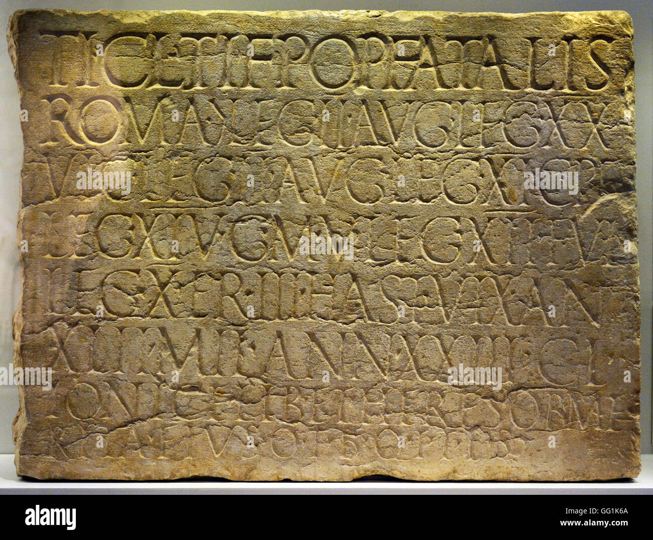 5914. Pierre tombale de l'inscription d'un centurion romain qui est mort à Jérusalem dans le 1er. C. L'annonce Banque D'Images