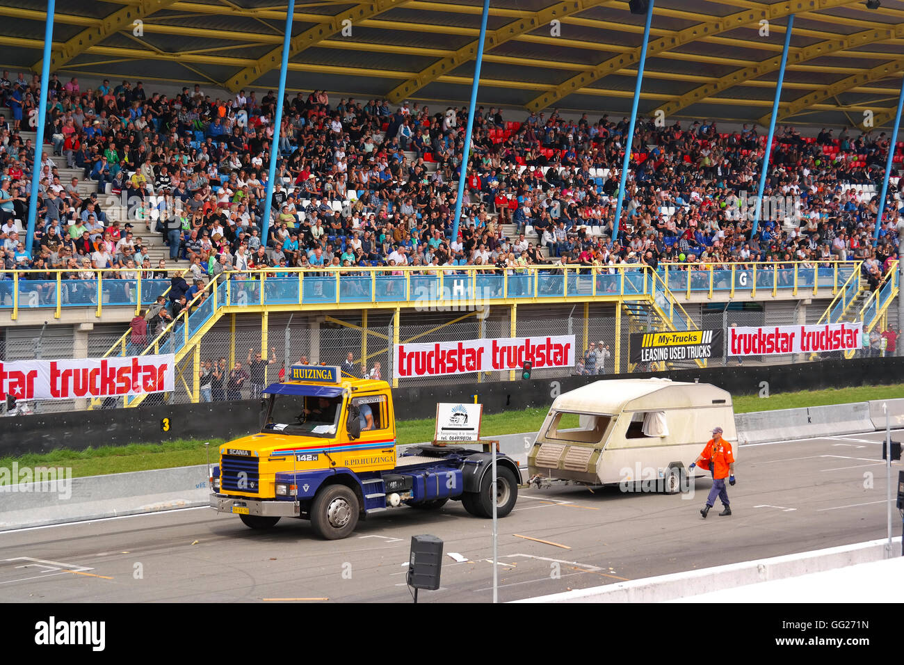 Course de caravane à Truckstar Festival au Circuit TT d'Assen Photo Stock -  Alamy