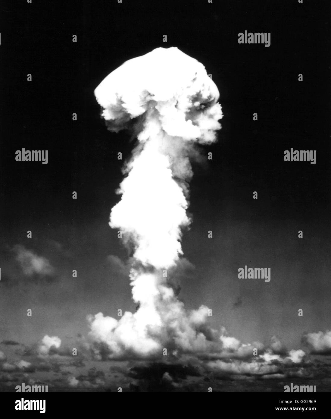 Explosion Nucléaire en Bikini (îles Marshall) Juillet 1946 United States National Archives. Washington Banque D'Images