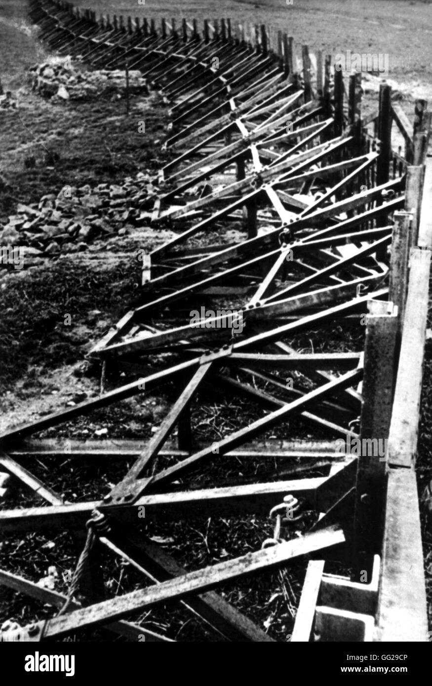 Sur le front allemand, un barrage anti-char février 1944 la deuxième guerre mondiale, Paris. Bibliothèque nationale Banque D'Images