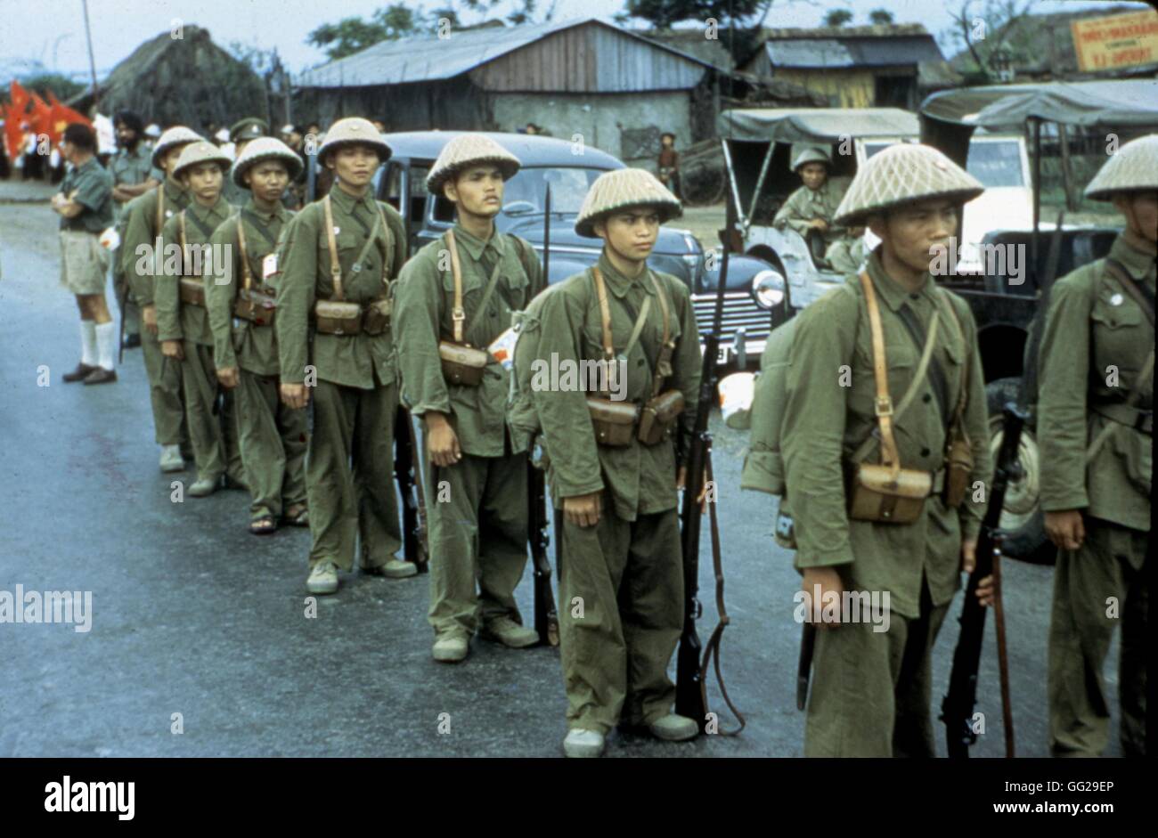Haiphong. Les troupes communistes attendent les troupes françaises à quitter le Vietnam 1954-1955 - guerre d'indochine Archives nationales. Washington Banque D'Images