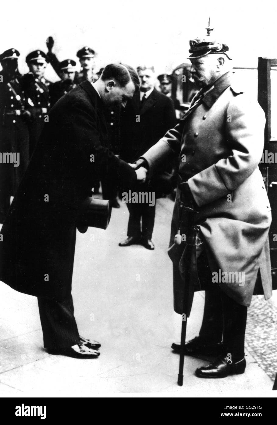 Hitler le maréchal Hindenburg reçoit au cours d'une réception nazie Allemagne Juin 1933 Paris. Bibliothèque nationale Banque D'Images