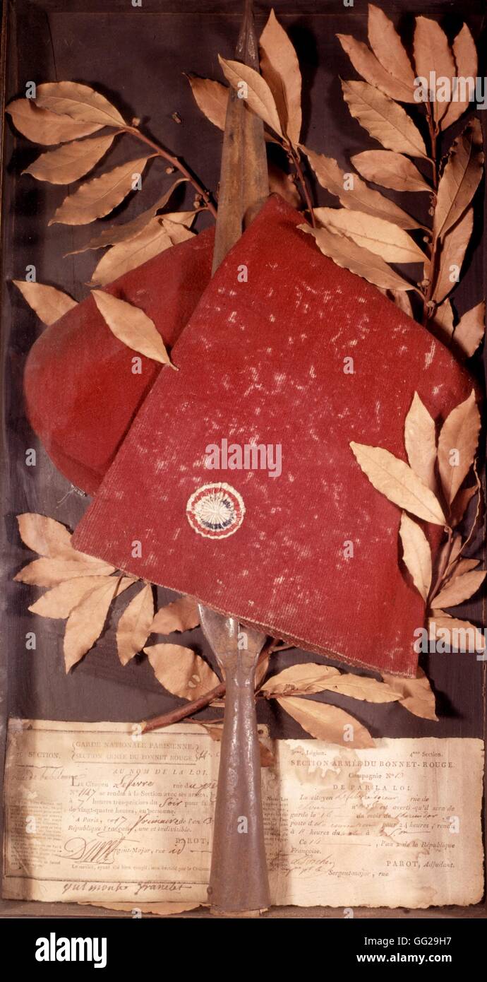 Emblèmes républicains de la "bonnet rouge" 18e Groupe France - 1789  Révolution Française de Castres. Marat Exposition Photo Stock - Alamy