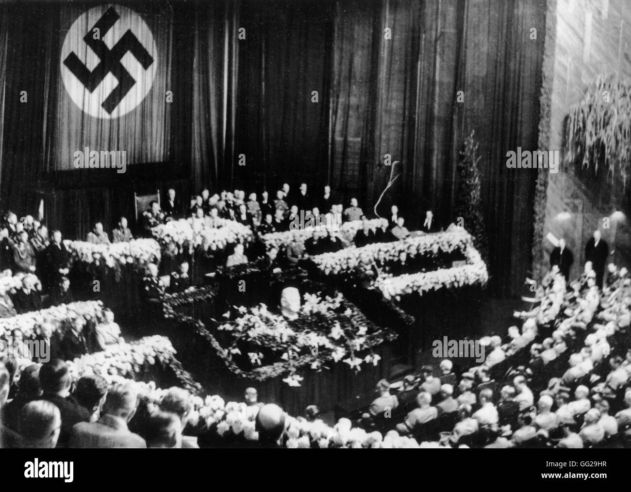 Séance du Reichstag, Hitler offrant une oraison funèbre pour août Hindenburg 5/6, 1934 Allemagne Paris. Bibliothèque nationale Banque D'Images