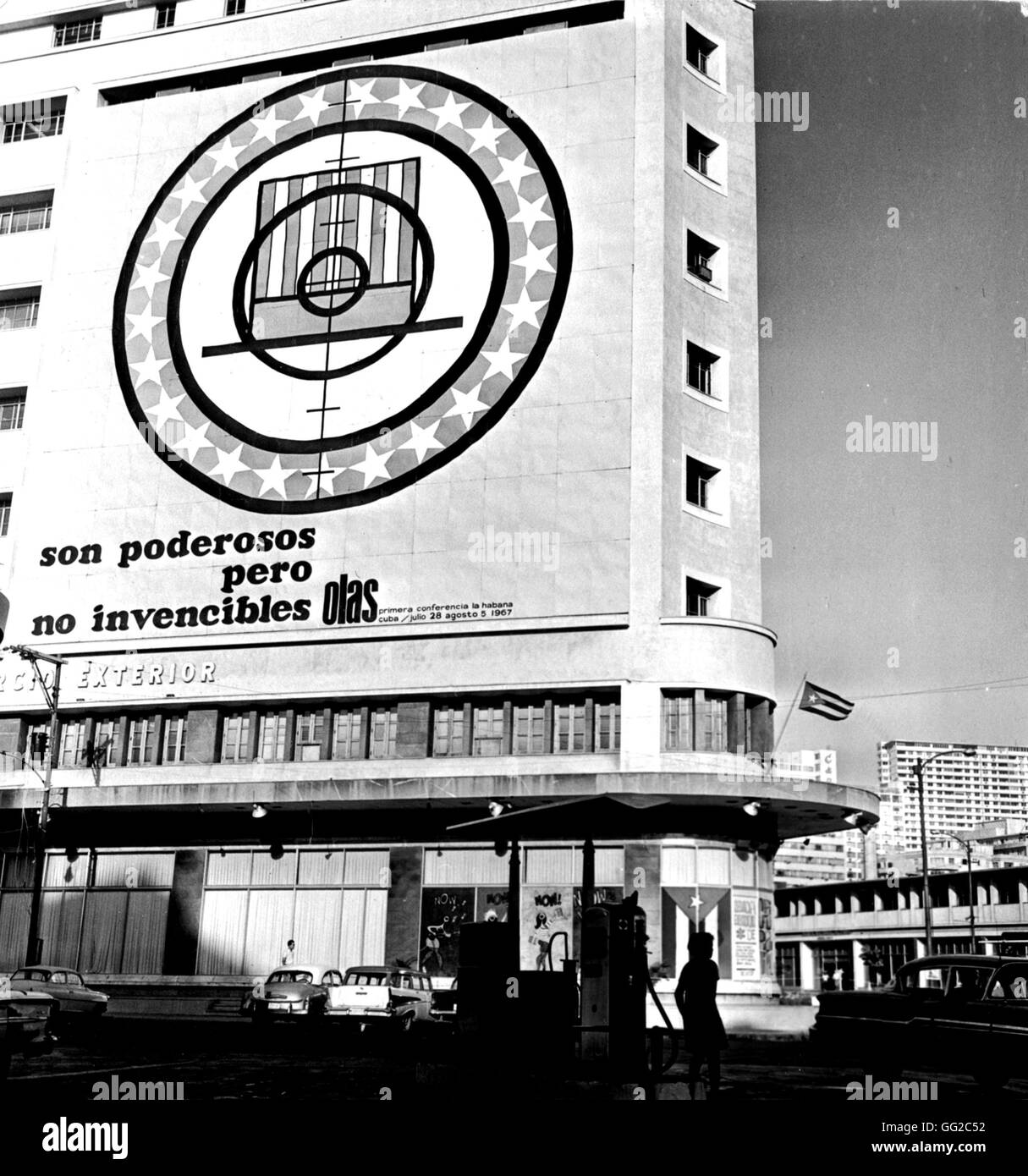 Des affiches géantes annonçant la 1ère conférence de l'organisation de la solidarité de l'Amérique latine Juillet 1967 Cuba Banque D'Images
