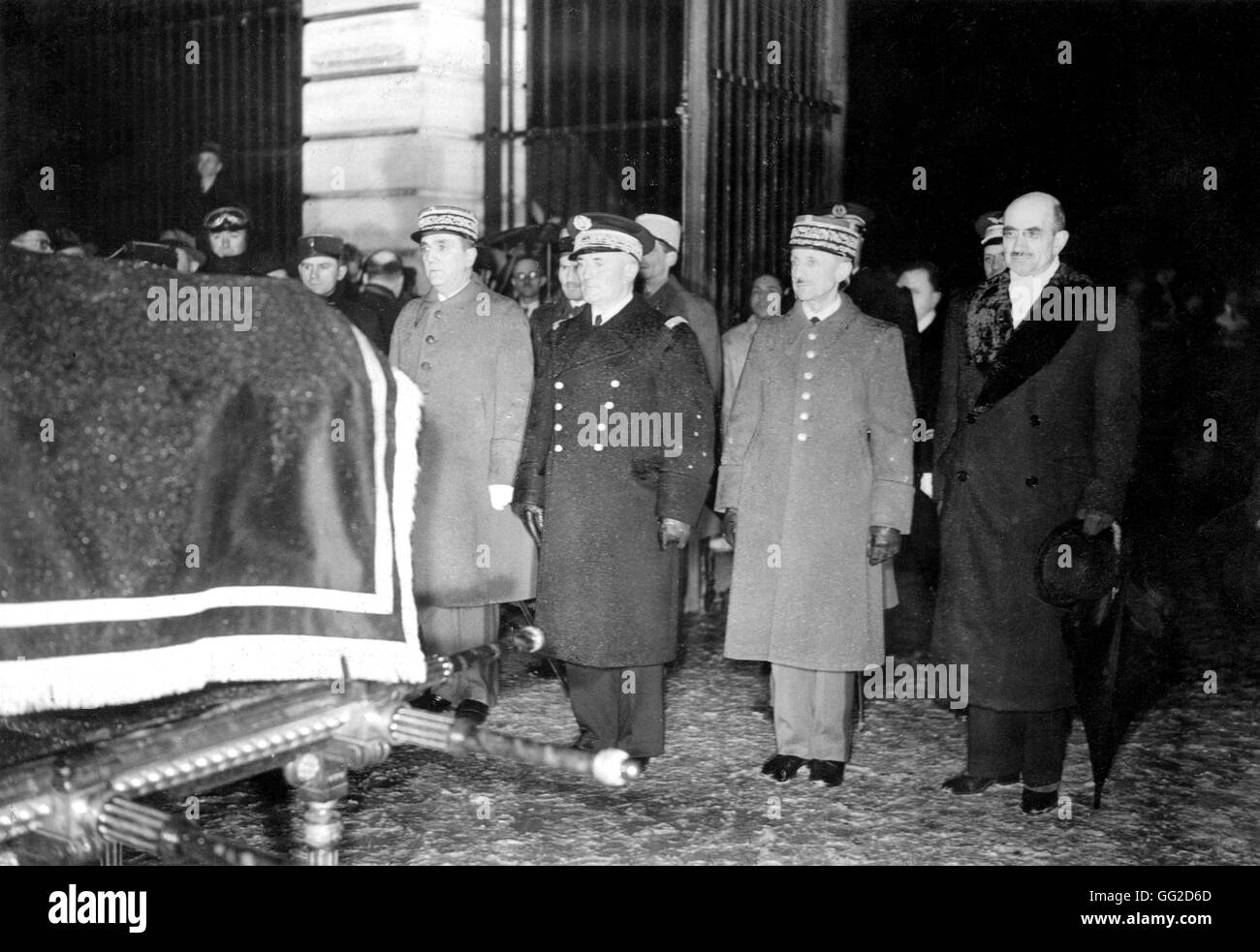 Les cendres de Napoléon's fils sont retournés. Le général de la Laurencie, Darlan, le général Laure et le préfet Langeron Décembre 1940 France - World War 1 Banque D'Images