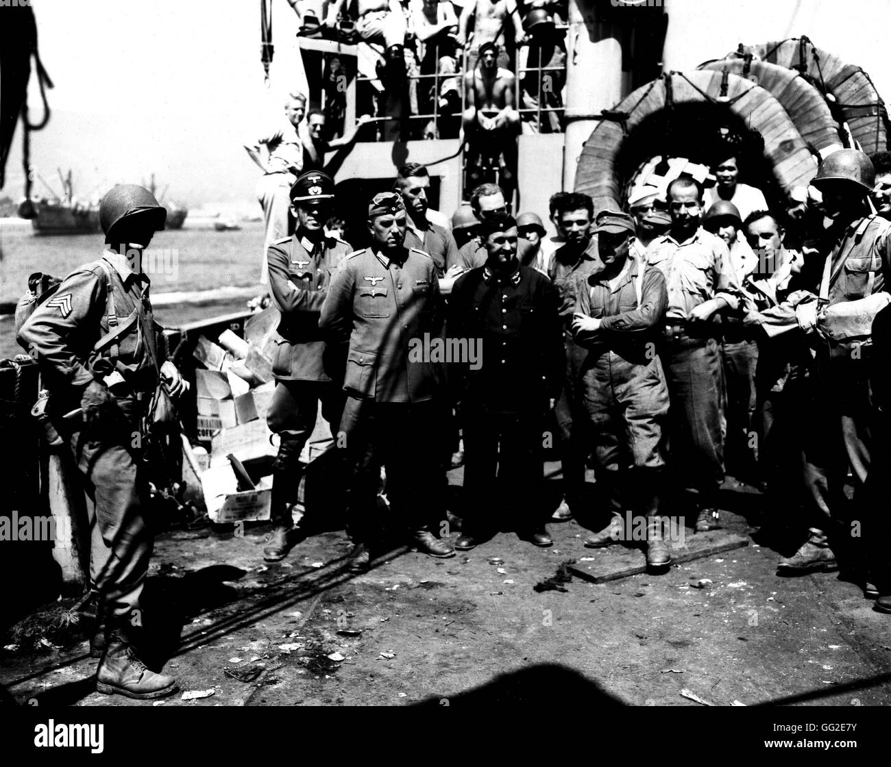 Soldats et officiers nazis faits prisonniers dans le sud de la France, 1944, 18 août 1944 La France, la Seconde Guerre mondiale Guerre mondiale archives nationales, Washington Banque D'Images