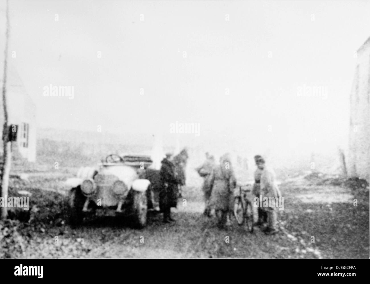 Première Guerre mondiale. 7 novembre 1918. Les voitures des députés allemands envoyée pour demander de l'armistice en 1918. Banque D'Images