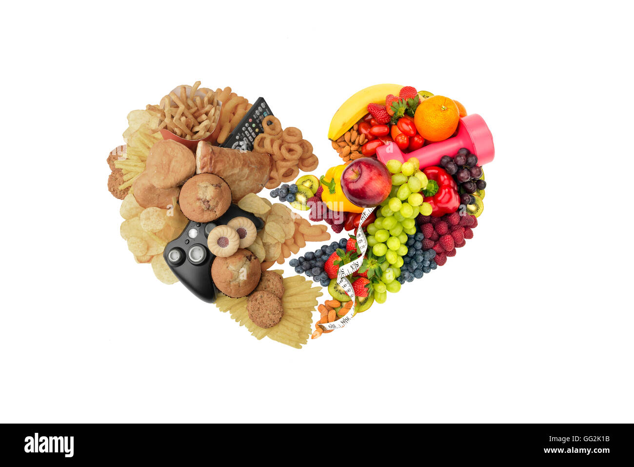 Mode de vie sain & alimentation alimentation et mode de vie malsain et aliments de régime alimentaire deux moitié de coeur concept Banque D'Images