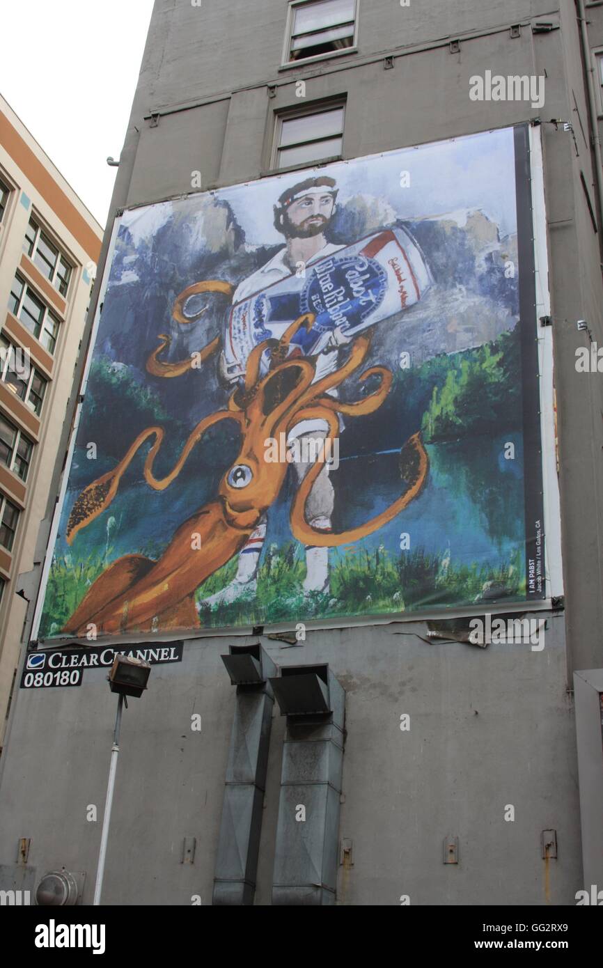 Je suis Pabst et je lutte un calmar géant. Fresque à Portland, Oregon, USA Banque D'Images
