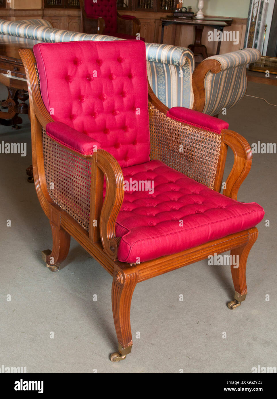Chaise William Trotter Bergère bois de rose Voir G2YDD pour cette chaise avec coussin enlevé Banque D'Images