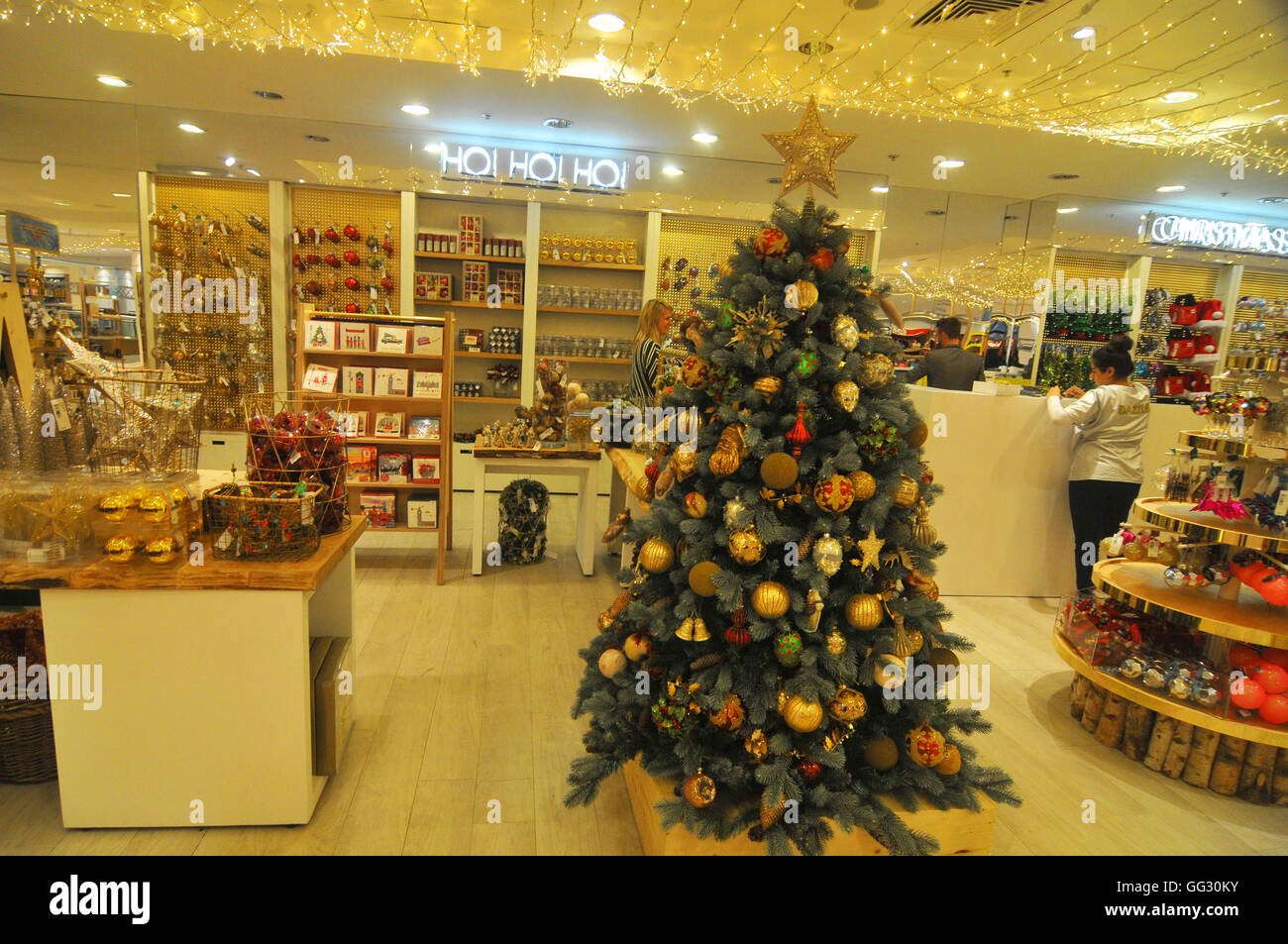 London, UK, 1 août 2016, grand magasin Selfridges boutique Noël ouvert 141 jours avant Noël. Banque D'Images