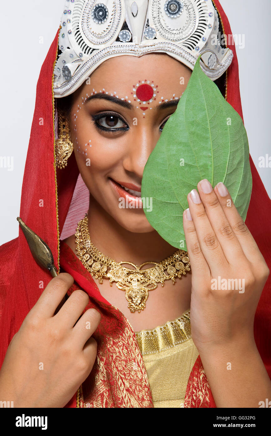 Portrait d'une jeune mariée Bengali Banque D'Images