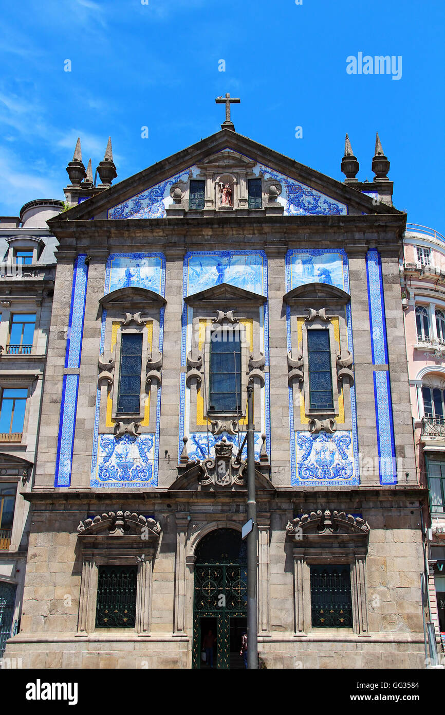 Sol carrelé traditionnel de l'église Saint Antoine Congregados (Igreja de Santo Antonio dos Congregados), Porto, Portugal Banque D'Images