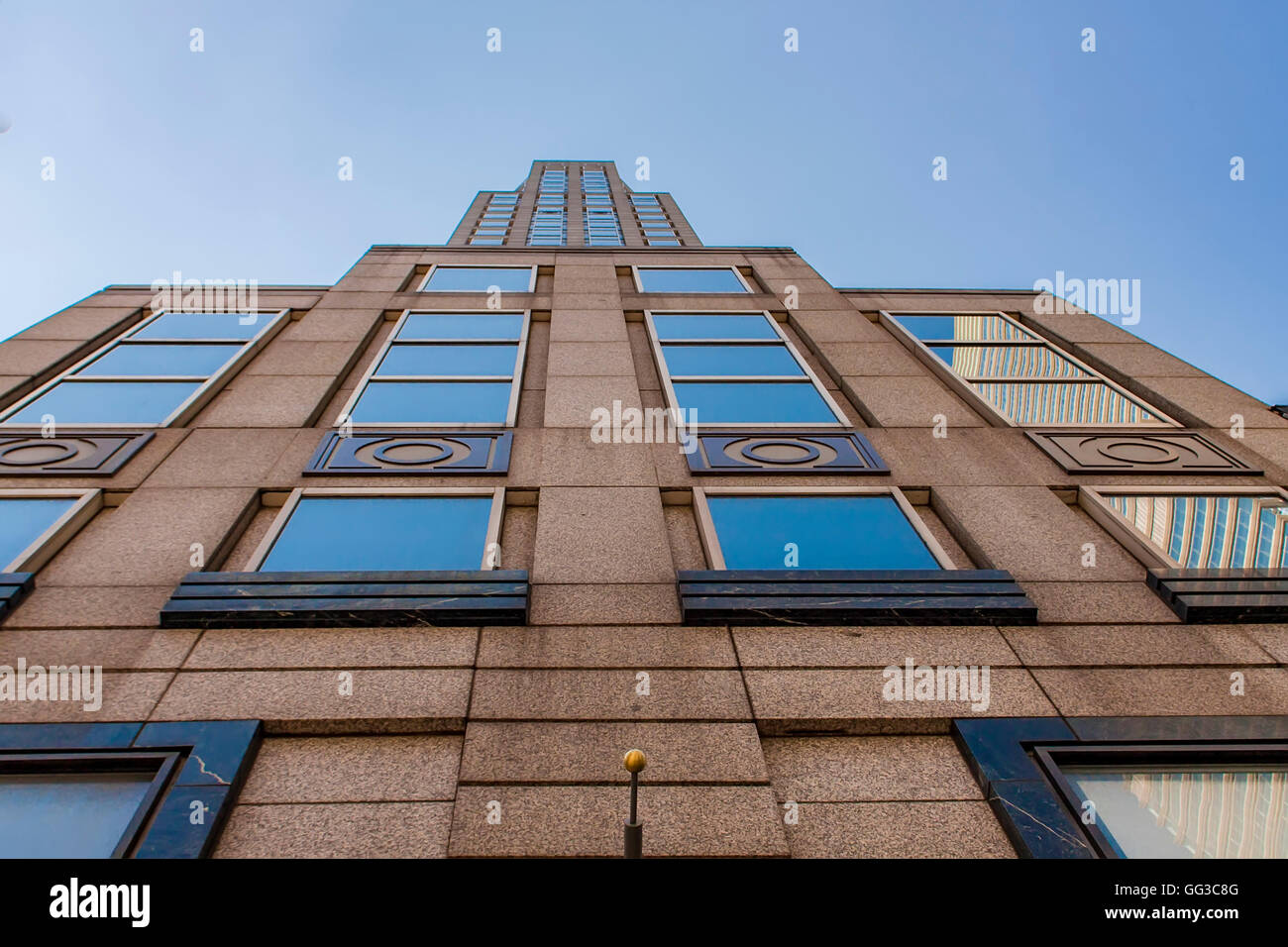 Voir à ce gratte-ciel moderne à New York City Banque D'Images