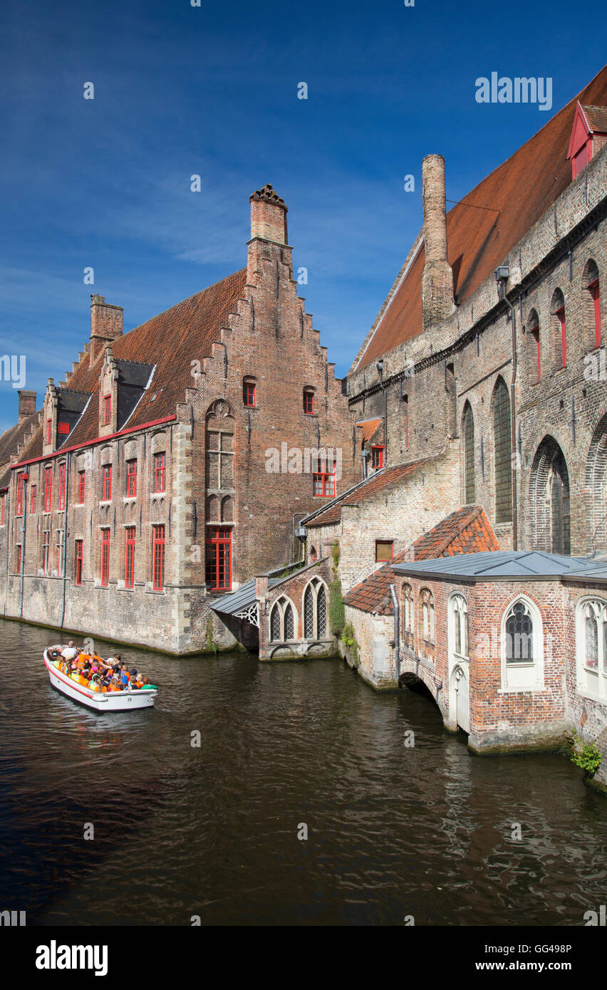 Old St. John's Hospital est un hôpital du 11e siècle à Bruges, Belgique. Banque D'Images