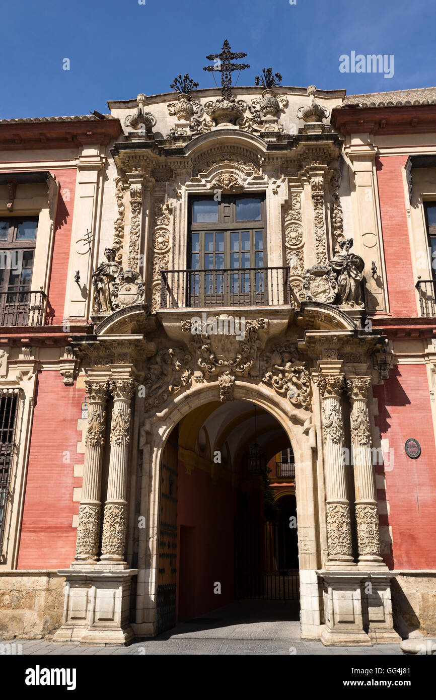 La façade de style architectural baroque espagnol Archevêque Palais de Séville, Espagne Banque D'Images