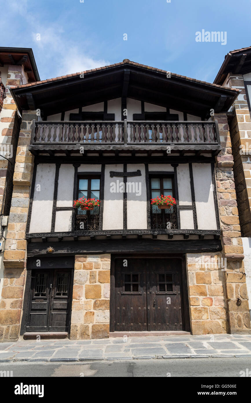 Maison du 17ème siècle, pittoresque village Bera, la Navarre, le nord de l'Espagne Banque D'Images