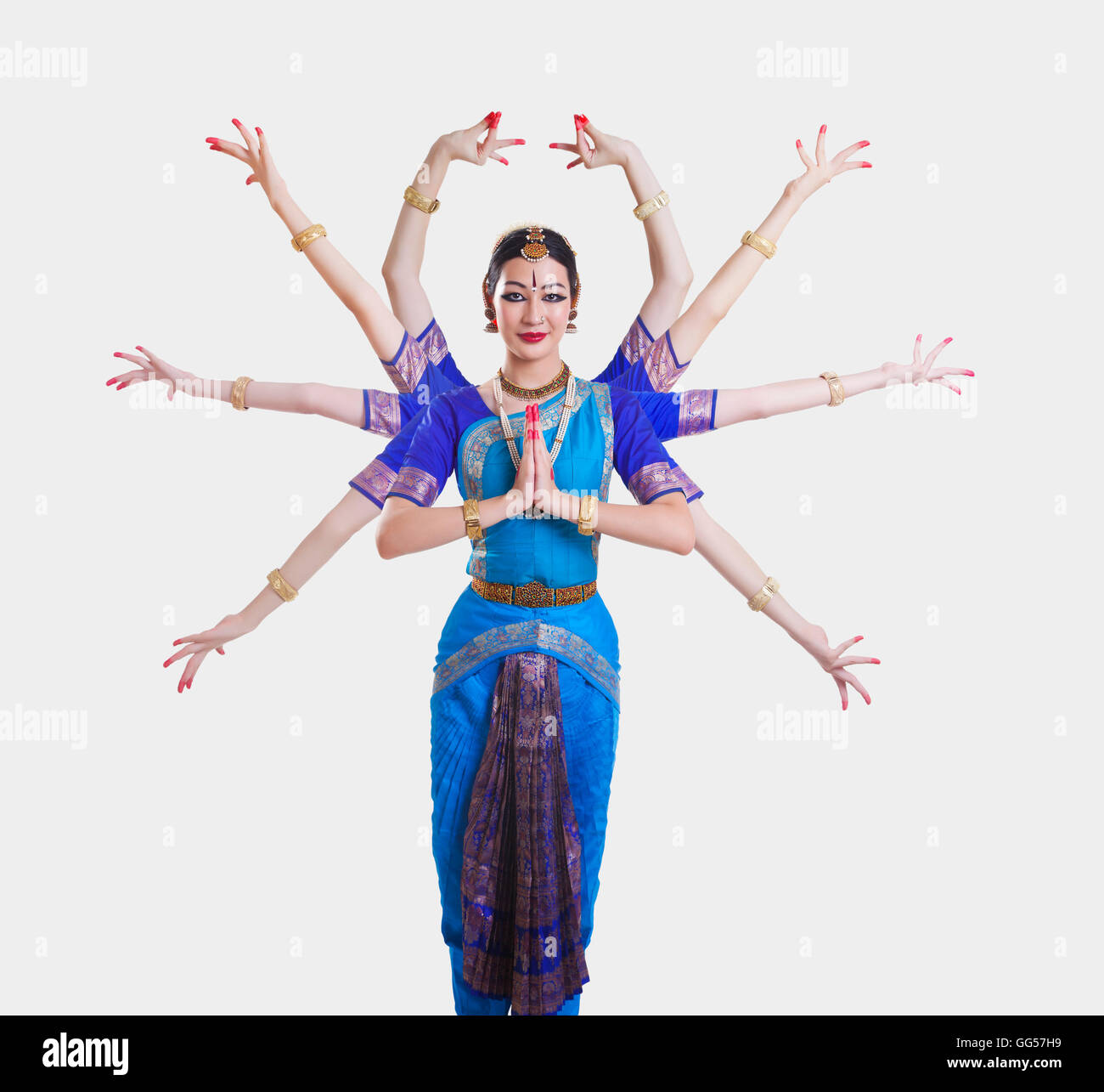 Portrait de danseuse de bharatanatyam avec plusieurs mudras over white background Banque D'Images