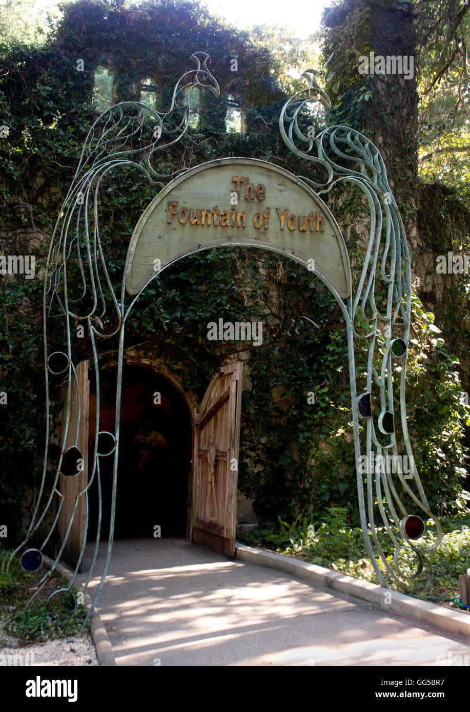 Cave contenant Ponce de Leon's natural spring, a affirmé être "la fontaine de jouvence." Saint Augustin, en Floride. Banque D'Images
