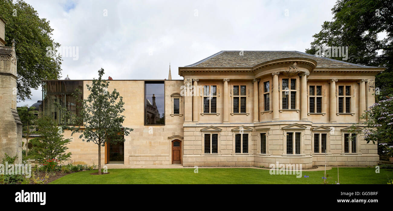 Front elevation of extension moderne à côté du bâtiment rénové. Le jardin des capacités au Lincoln College, Oxford, Royaume-Uni. Architecte : Stanton Williams, 2015. Banque D'Images