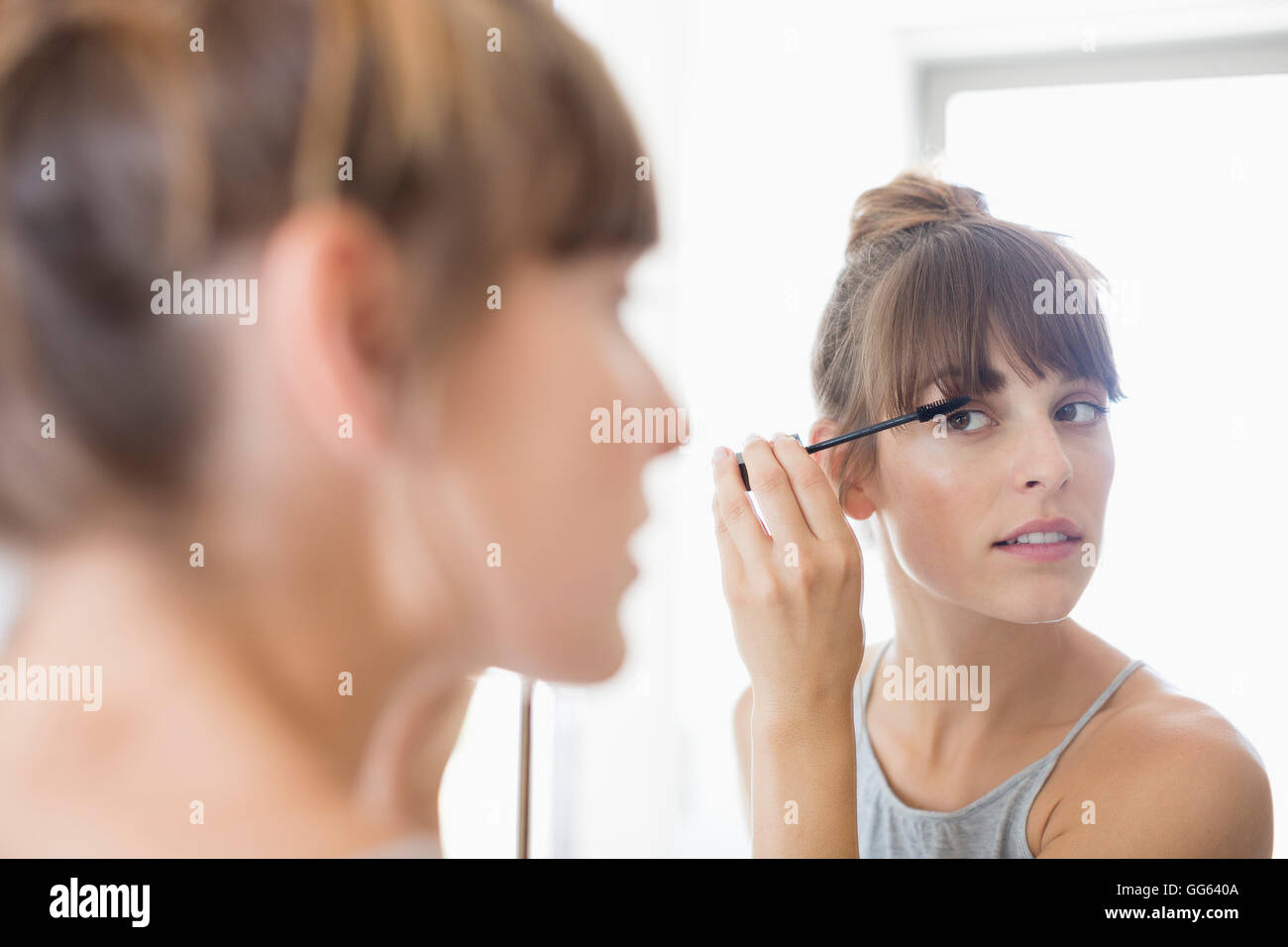 Belle jeune femme mascara Banque D'Images