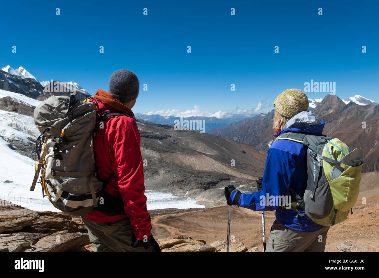 À admirer la vue du haut de la Kagmara La, le point le plus élevé dans la vallée du Kagmara à 5115m en Dolpa, Himalaya, Népal Banque D'Images