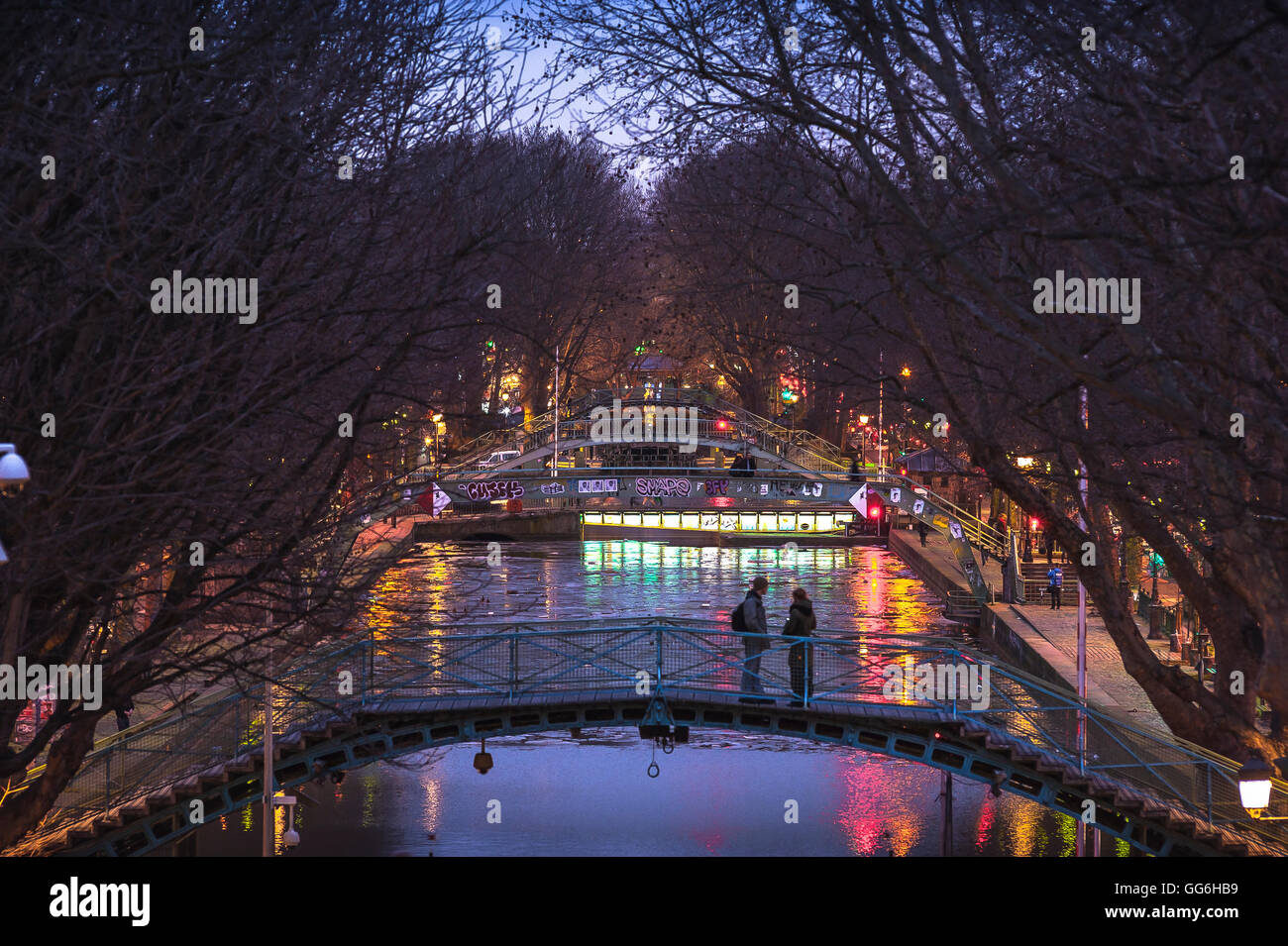 Canal saint martin winter Banque de photographies et d'images à haute  résolution - Alamy