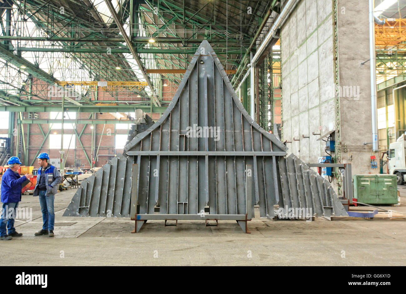 CMN, Constructions mecaniques de Normandie, une entreprise privée de chantier naval situé à Cherbourg, en France, emploie environ 375 personnes. Banque D'Images