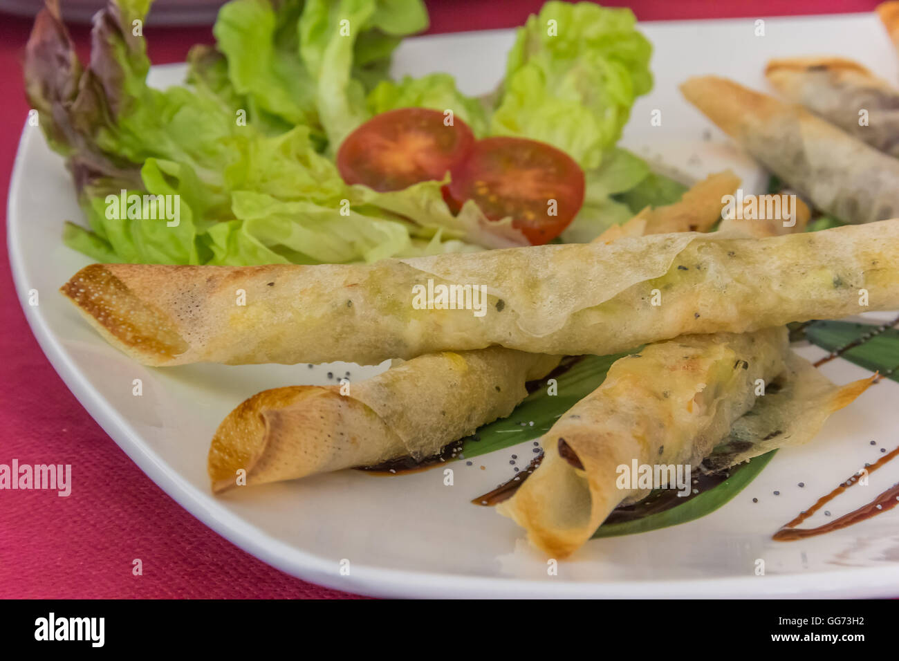 Rouleaux de valence avec gamba, fuite et au fromage bleu Banque D'Images