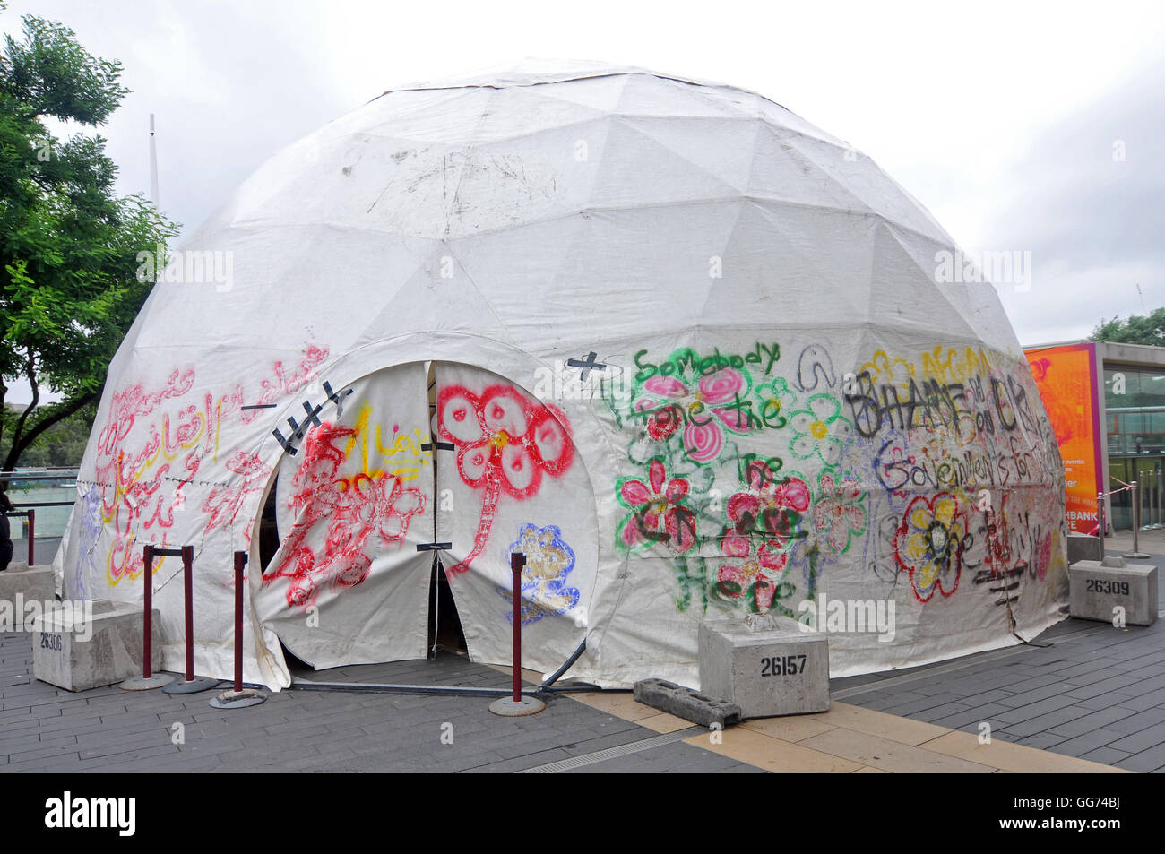 Londres, Royaume-Uni, le 4 août 2016, du cantonnement de bonne chance de dôme théâtre Calais Jungle à Southbank. Banque D'Images