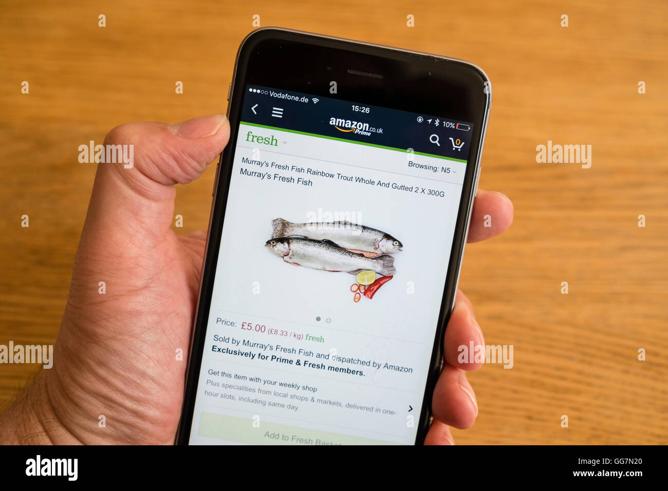 Amazon Premier aliment frais livraison app indiqué sur un iPhone 6 smart phone Banque D'Images