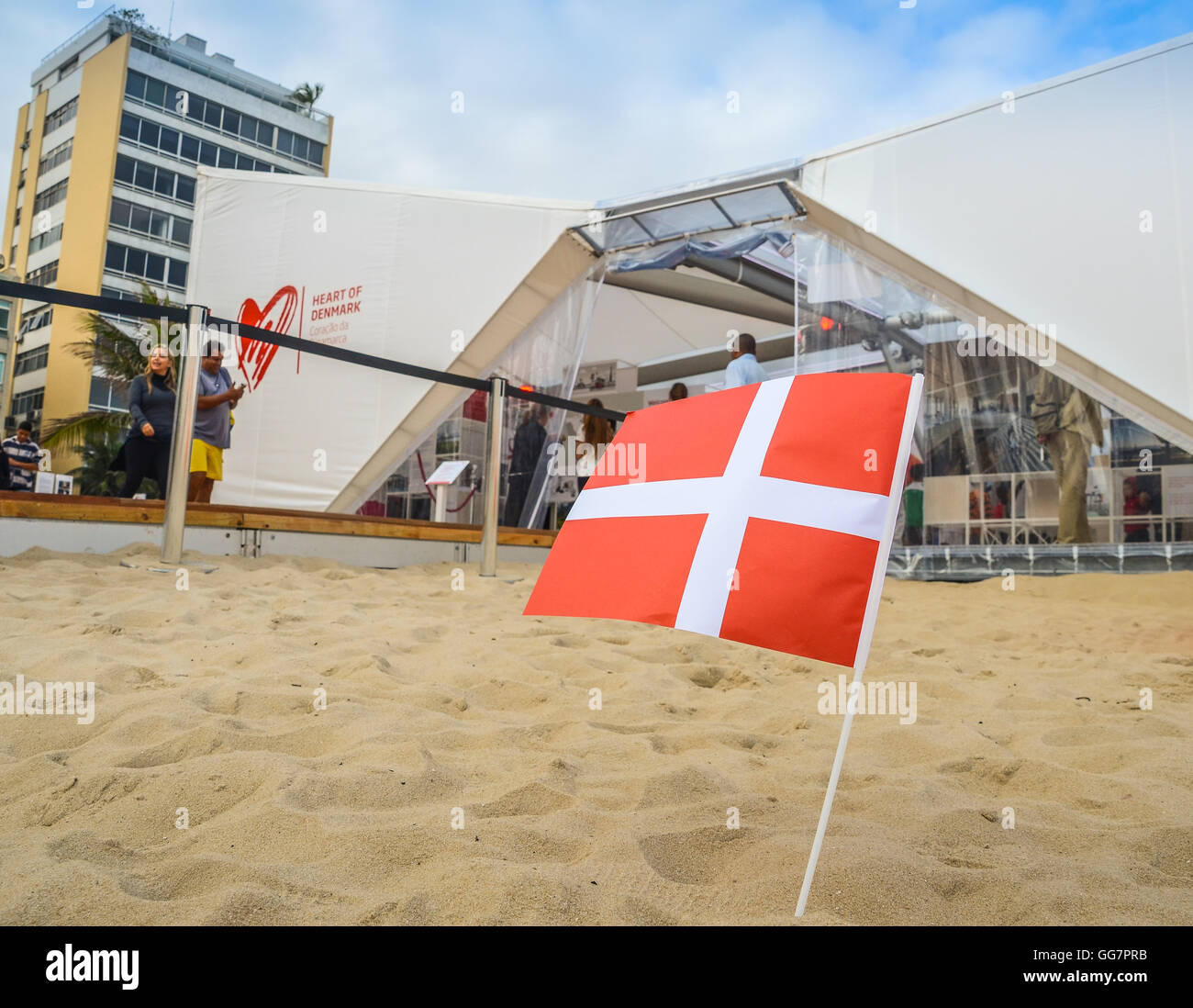 Pavillon danois sur la plage d'Ipanema Rio de Janeiro, Brésil pour promouvoir la culture danoise pendant les Jeux Olympiques Banque D'Images