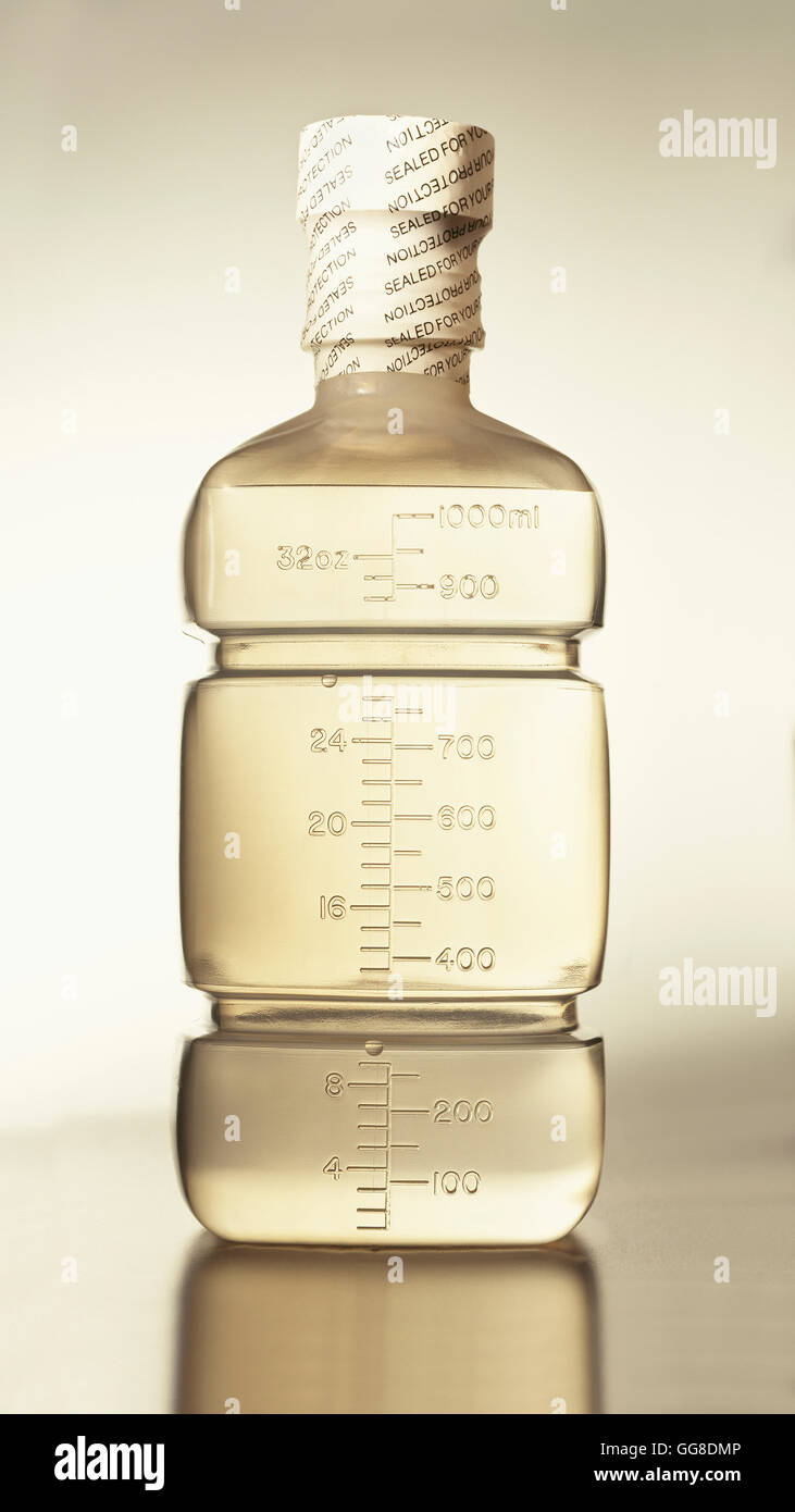 Hospital Supply saline solution bouteille Banque D'Images