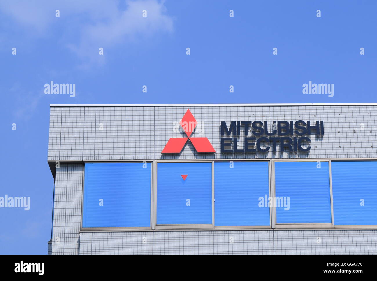 Mitsubishi Electric Company logo une multinationale japonaise de l'électronique et de l'entreprise de la fabrication de matériel électrique. Banque D'Images