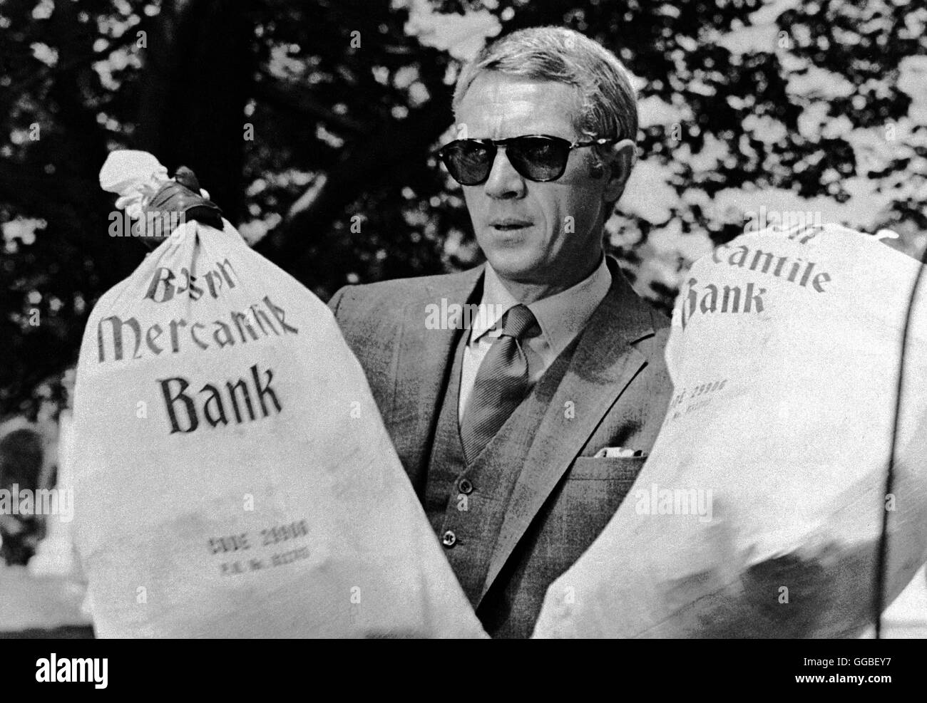 THOMAS CROWN ist nicht zu FASSEN l'affaire Thomas Crown de Norman Jewison 1967 USA Thomas Crown (Steve MCQUEEN) Régie : Norman Jewison aka. L'affaire Thomas Crown Banque D'Images