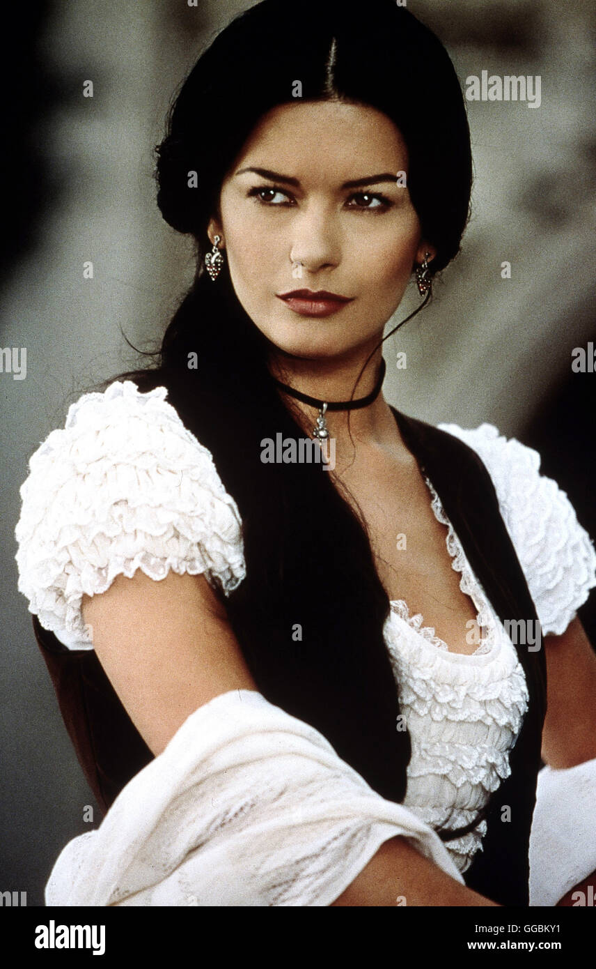DIE MASKE DES ZORRO / Masque de Zorro USA 1998 / Martin Campbell Ein Mann geheimnisvoller kämpft mit schwarzer Maske und scharfer Klinge gegen die Ungerechtigkeit : Zorro. CATHERINE ZETA-JONES age mit der Rolle der Elena Montero ihr Hollywood-Debüt. Regie : Martin Campbell aka. Masque de Zorro Banque D'Images