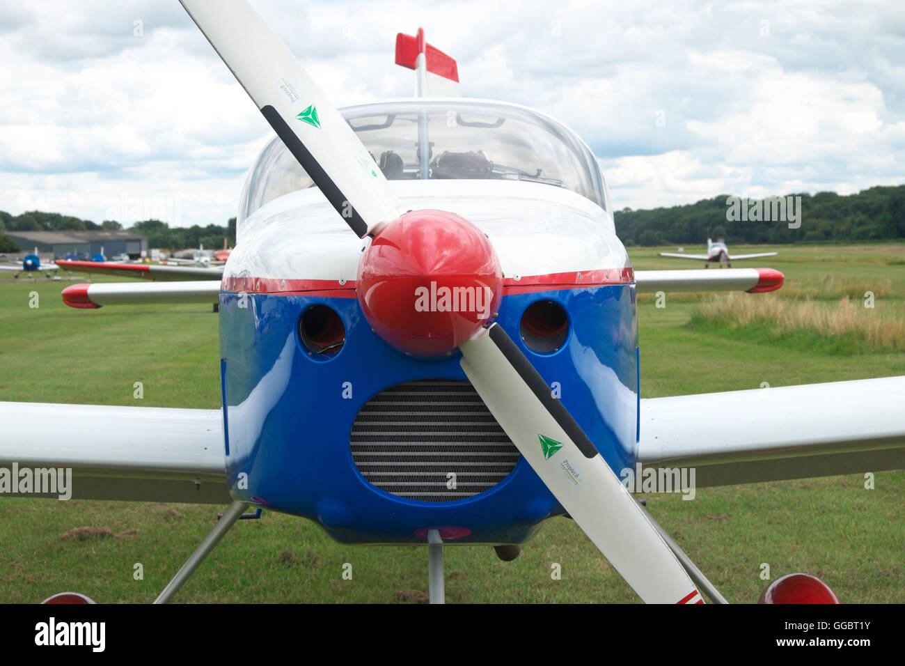 Cars RV-9un avion léger à un terrain d'herbe dans l'aviation générale au Royaume-Uni Banque D'Images