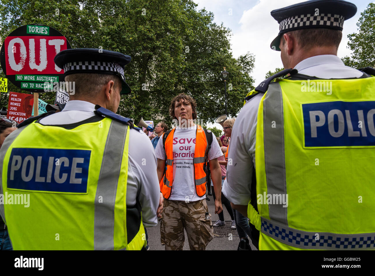 Plus d'austérité - Non au racisme - conservateurs doivent aller, manifestation organisée par l'Assemblée des peuples, le samedi 16 juillet 2016, Londres, Banque D'Images