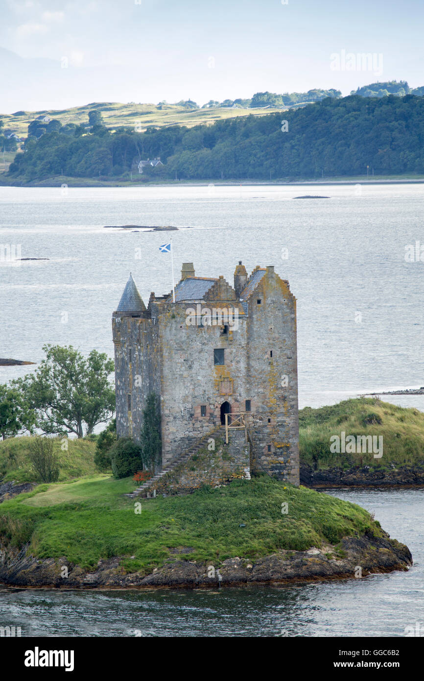 Géographie / billet, Grande Bretagne, Ecosse, Argyll et Bute, Château de Stalker, une tour de quatre étages maison ou garder situé sur un îlot de marée sur le Loch Laich, Additional-Rights Clearance-Info-Not-Available- Banque D'Images